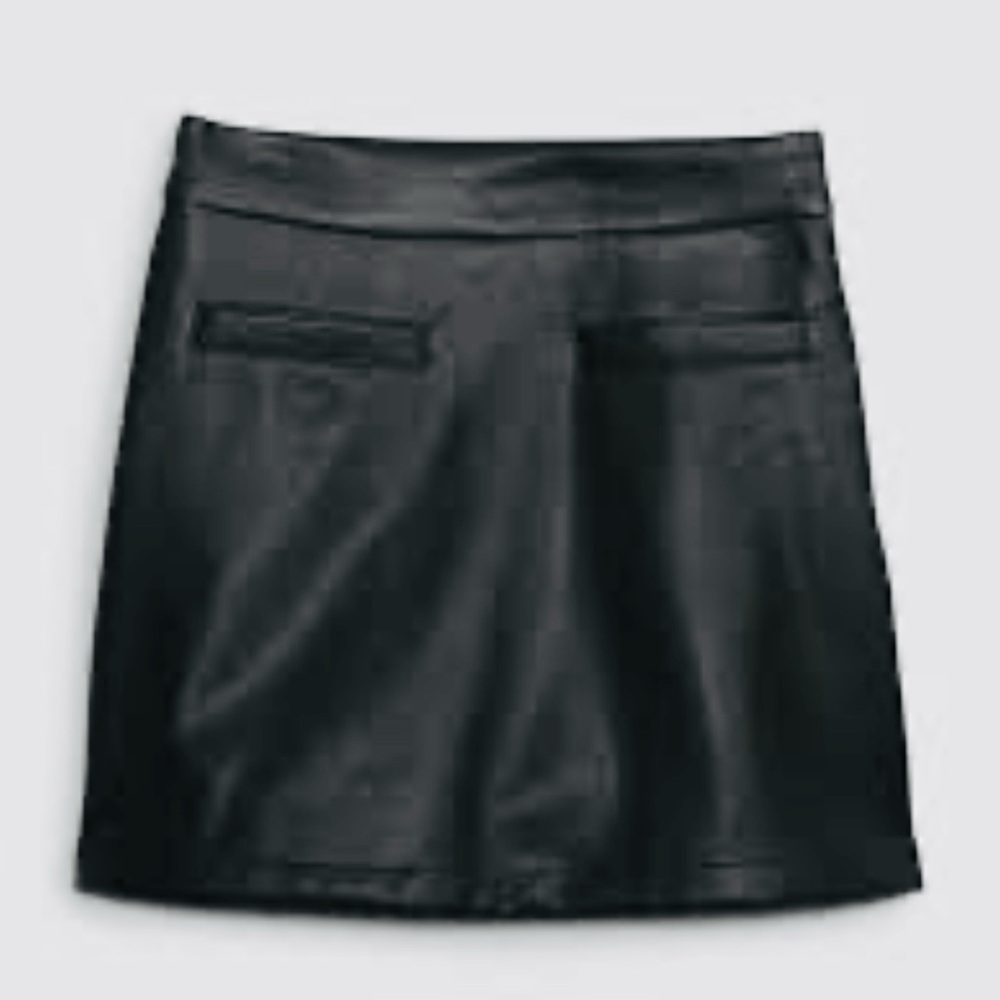 girls black faux mini skirt